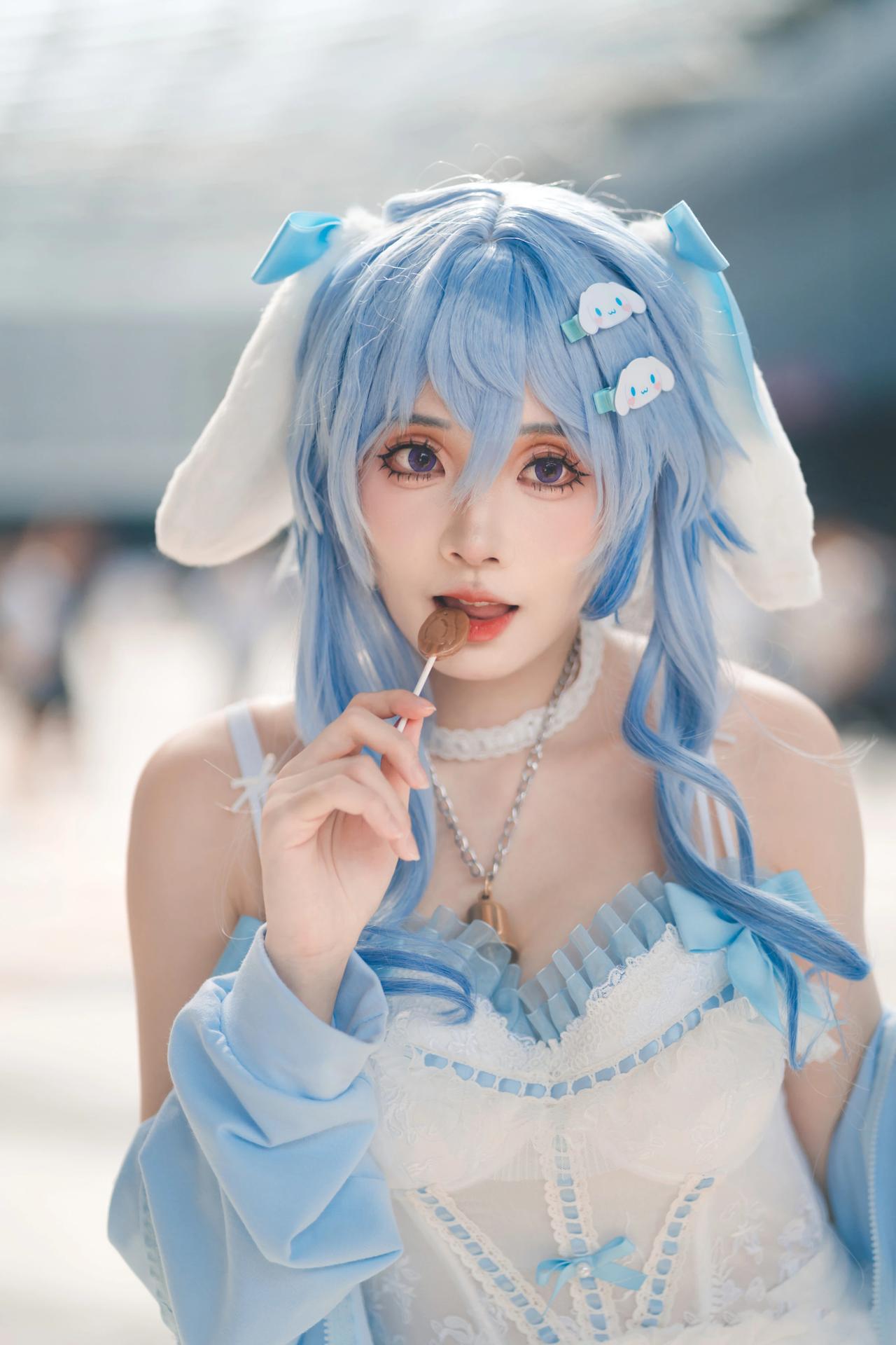 毛茸茸的耳朵，软嘟嘟的……  