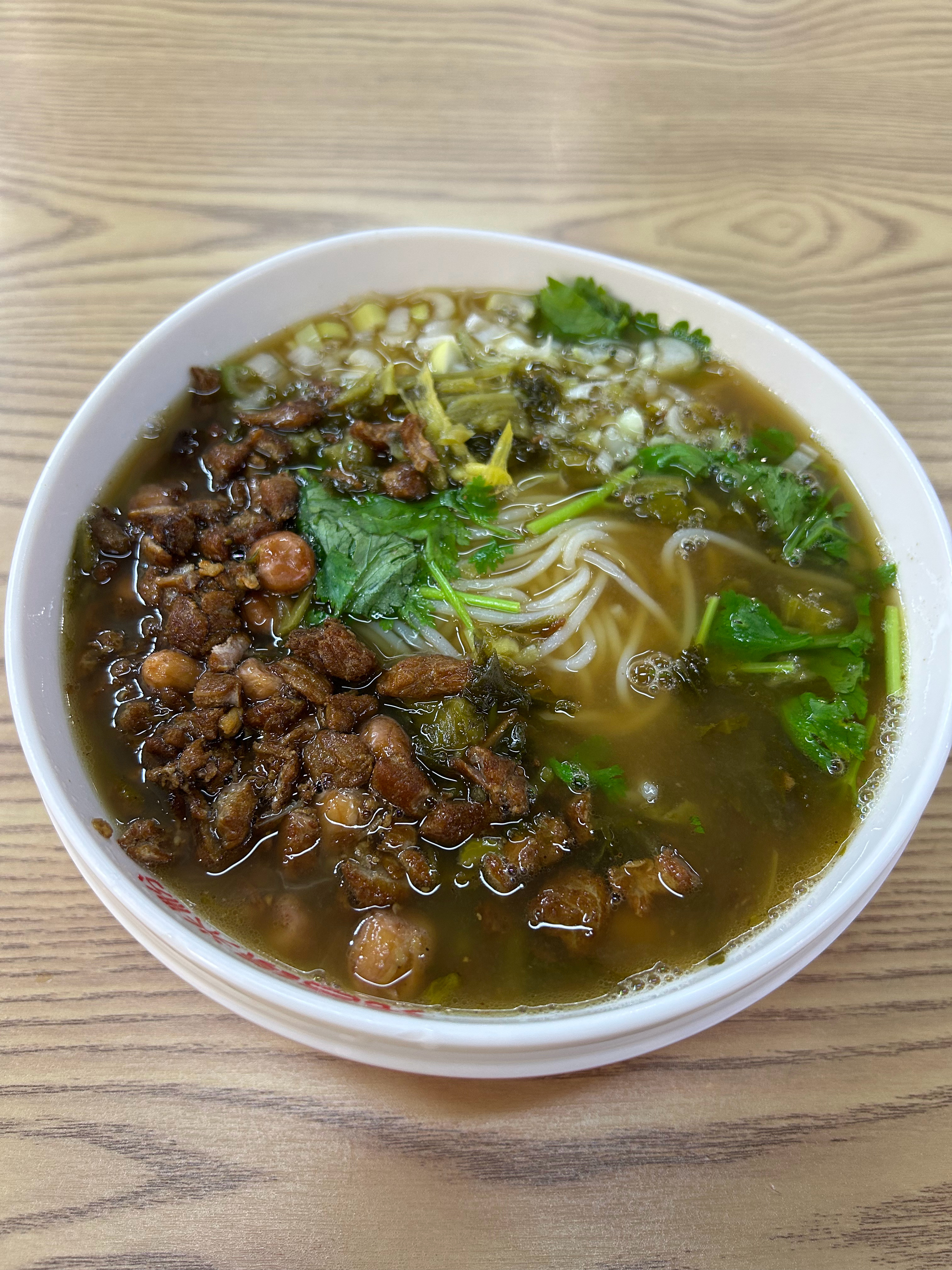 肉沫米粉，不咋好吃，还花了我13块 