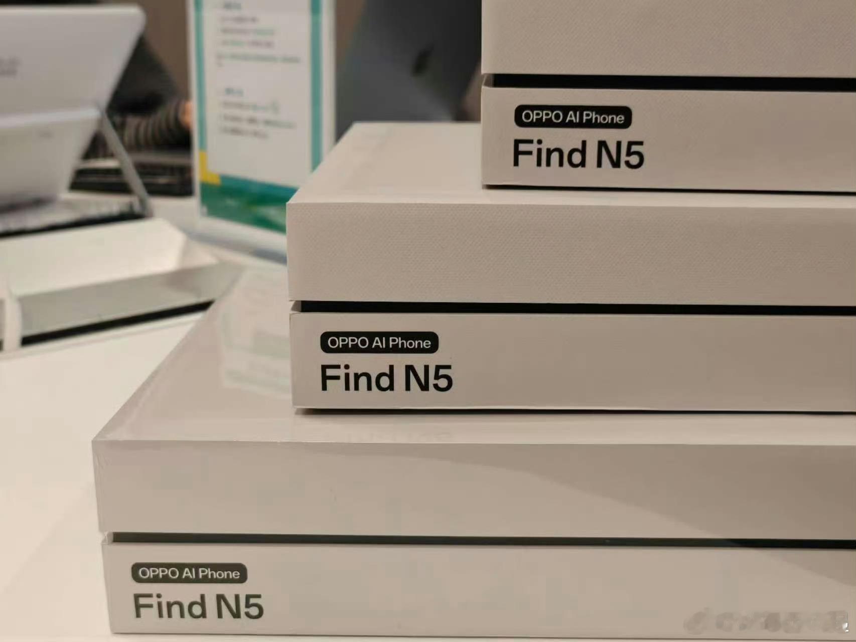 OPPO Find N5水管爆了啊[污]这设计够不够硬朗 