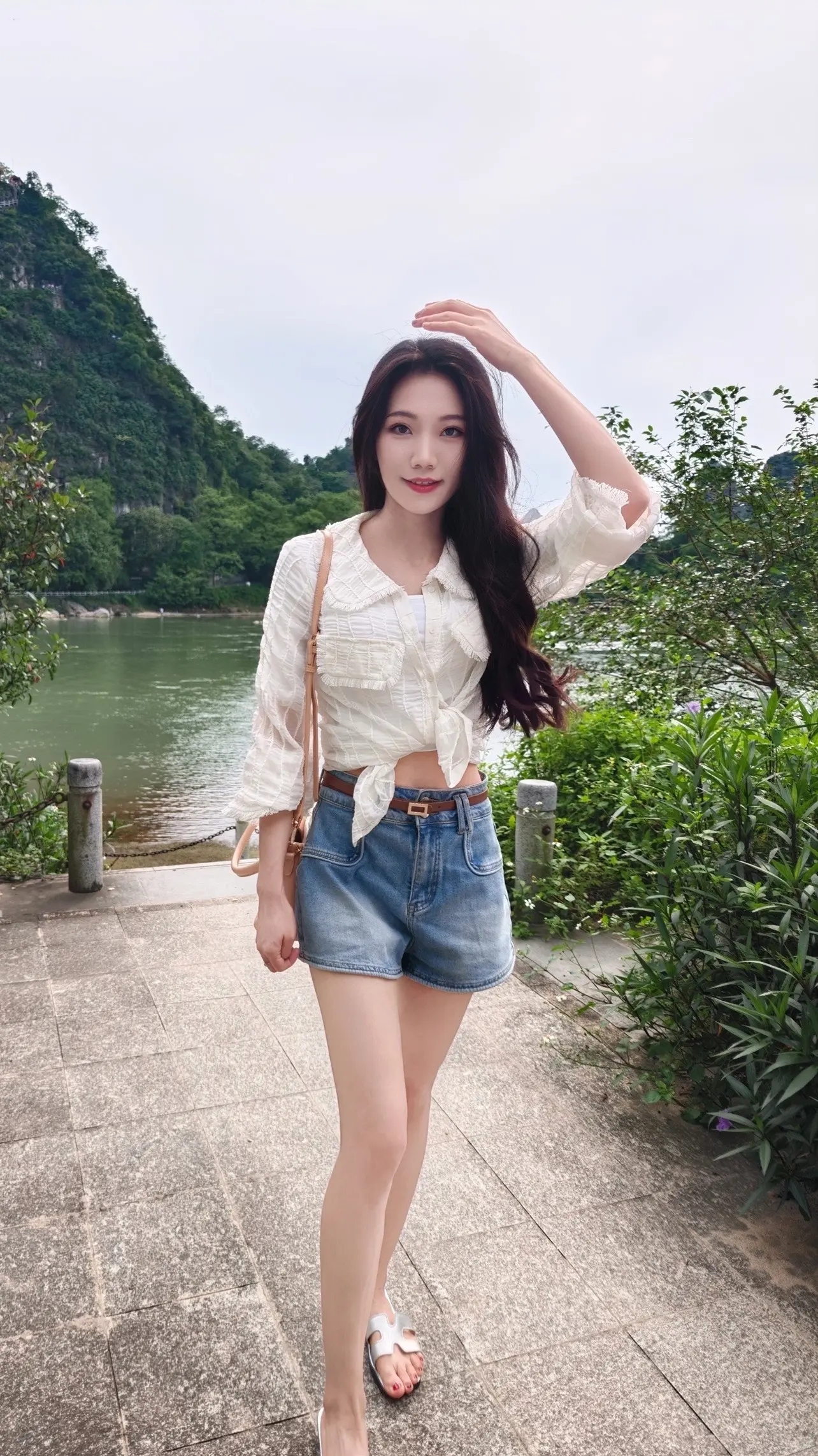 把烦恼丢进风里，在山水间和夏天撞个满怀。 