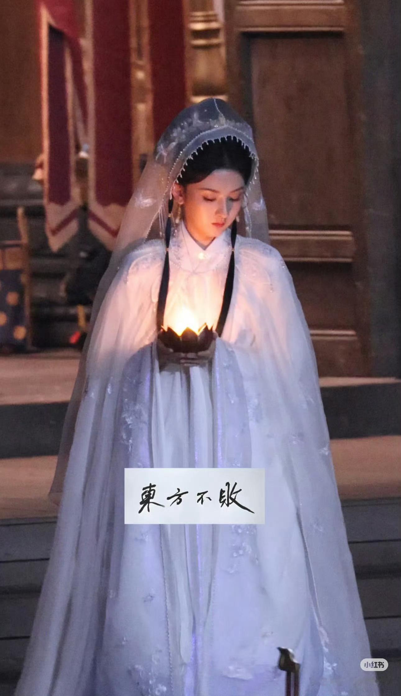 粉丝们是不是都超爱这种造型？ ​​​