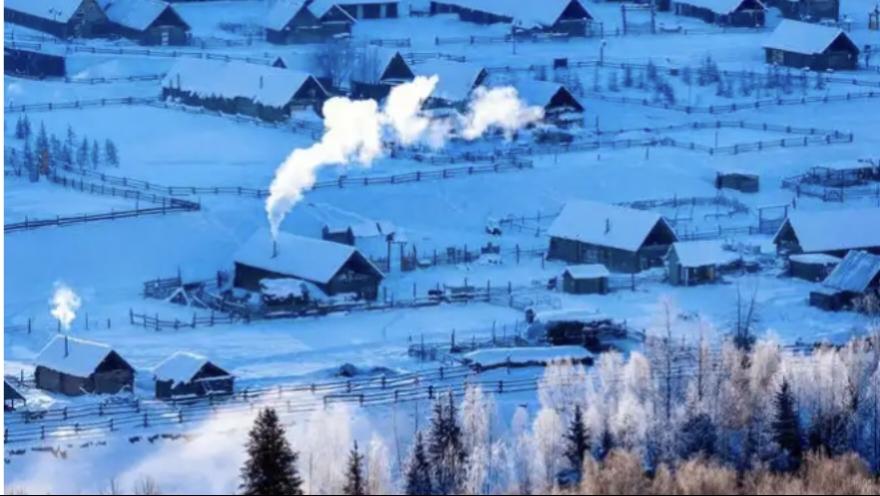 阿勒泰出现今冬极寒天气
1月18日，阿勒泰地区富蕴县吐尔洪乡温度降至零下47.4