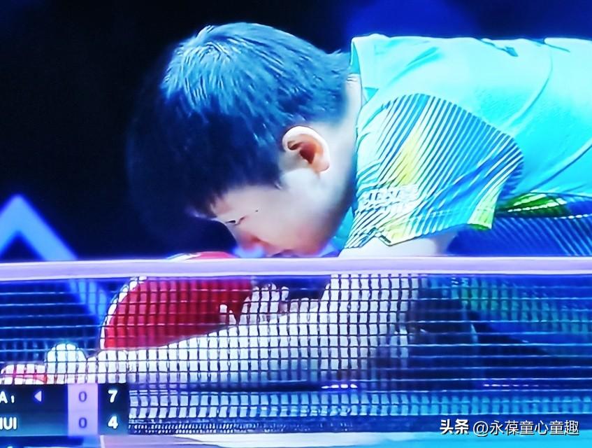 孙颖莎首战告捷，3-0击败朱芊曦，挺进WTT重庆冠军赛女单16强!


北京时间