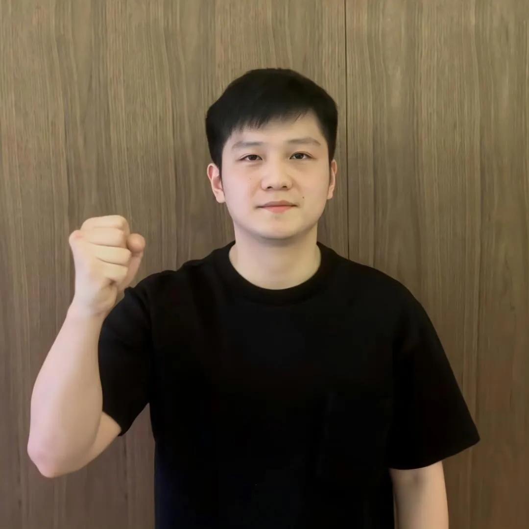 这才是樊振东，有勇！
给自己加油打气，他真的在用力做好自己，为了一切承担的后果，