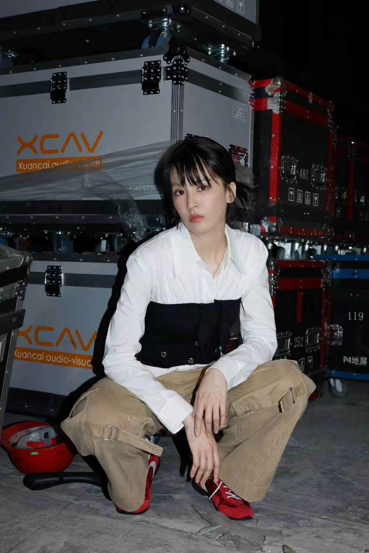 曾沛慈说麦好难唱被大声应援干扰舞台发挥，曾沛慈温柔直白讲出演唱困难，麦克风干涩难