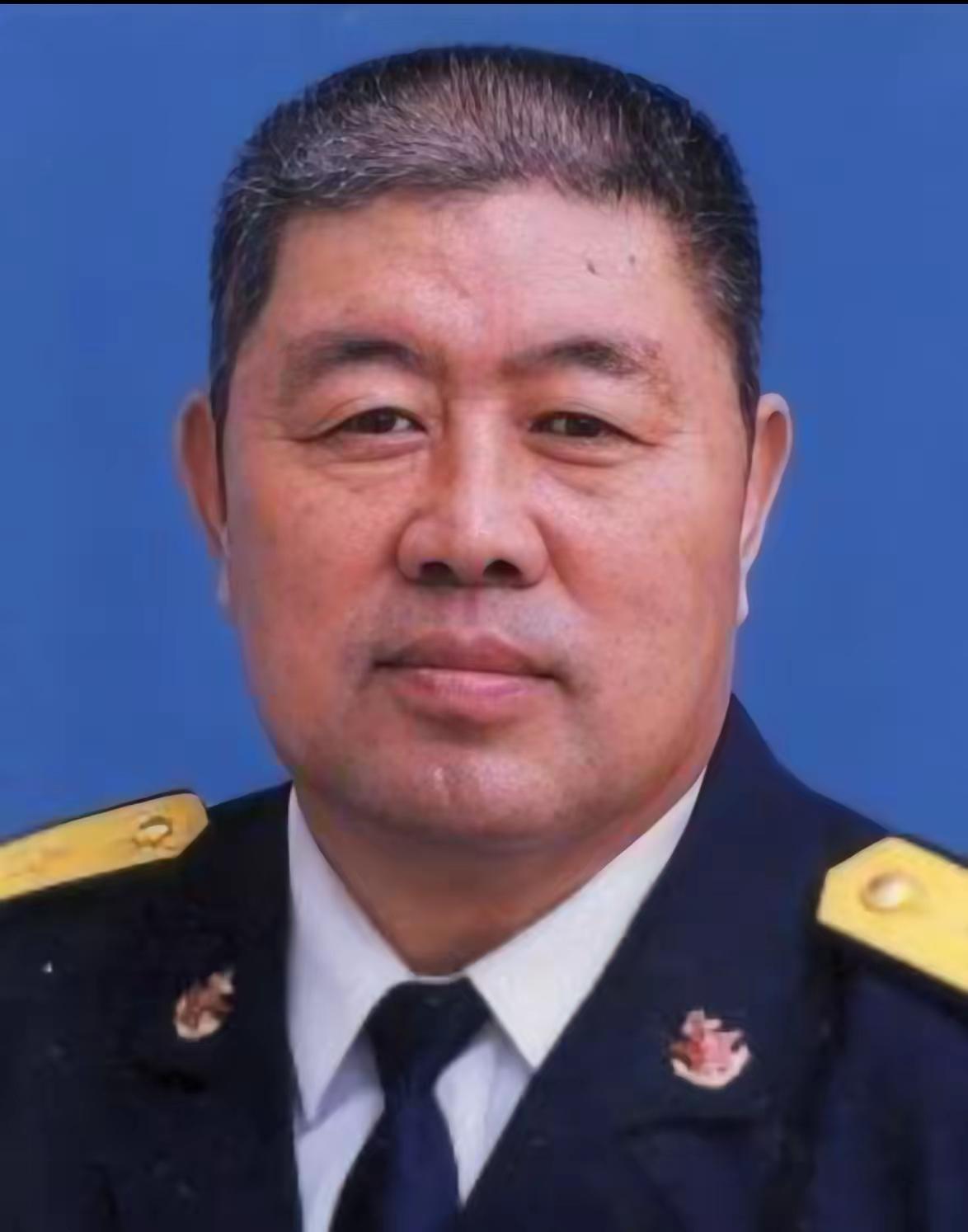 [月亮]泪目！南海舰队司令员王永国离世了

他在任期间，扎根海防默默奉献，这辈子