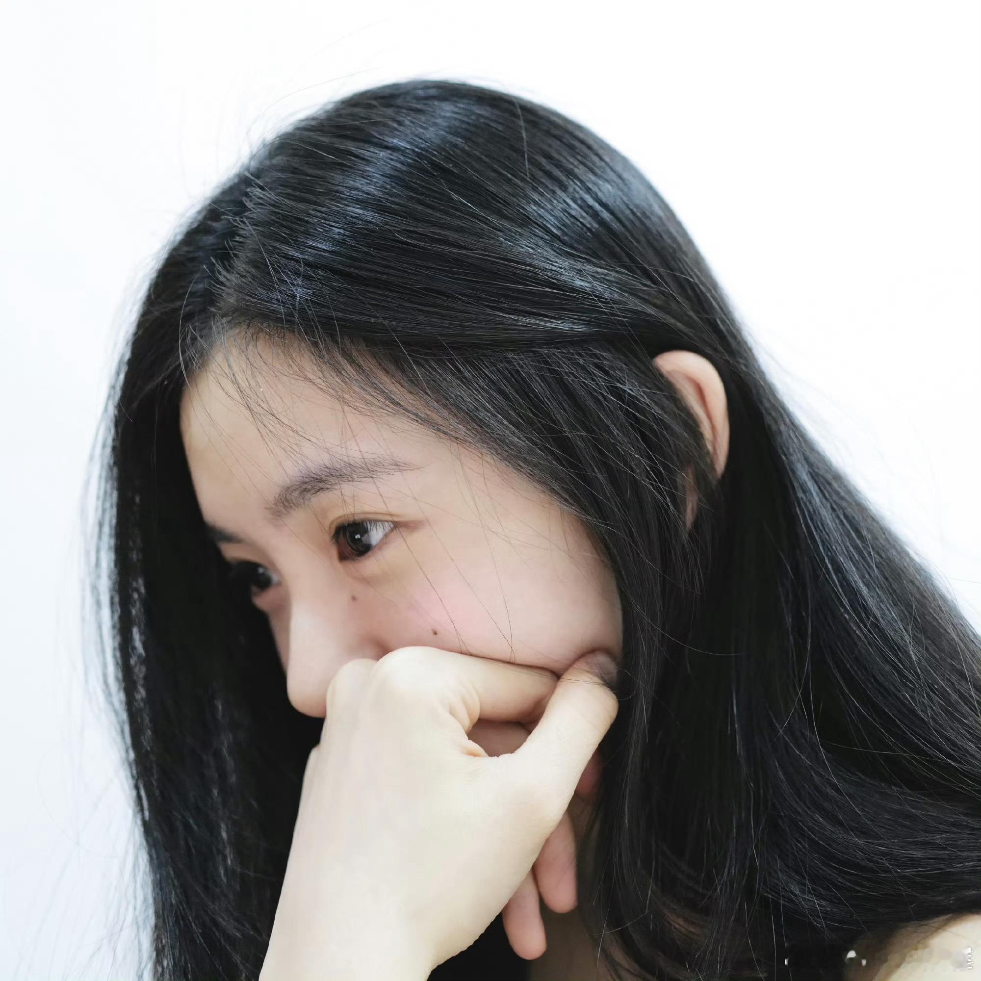 许静雅居然是谋女郎吗？那不是和巩俐章子怡倪妮刘浩存一样了？新人演员回应长得像刘浩