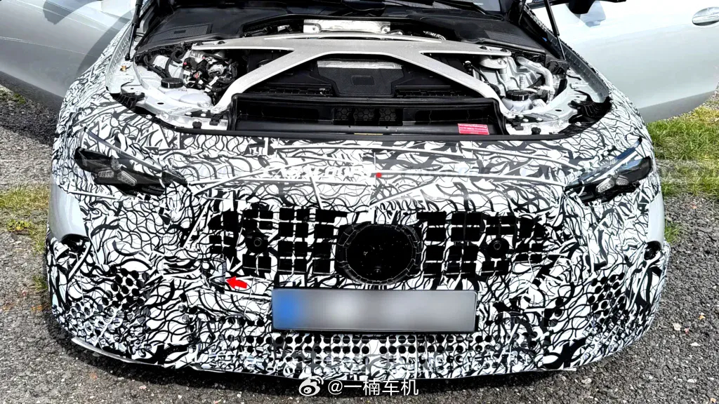 AMG V8要回归？官方卖关子“敬请期待”奔驰之前为了排放把V8缩成四缸，现在又
