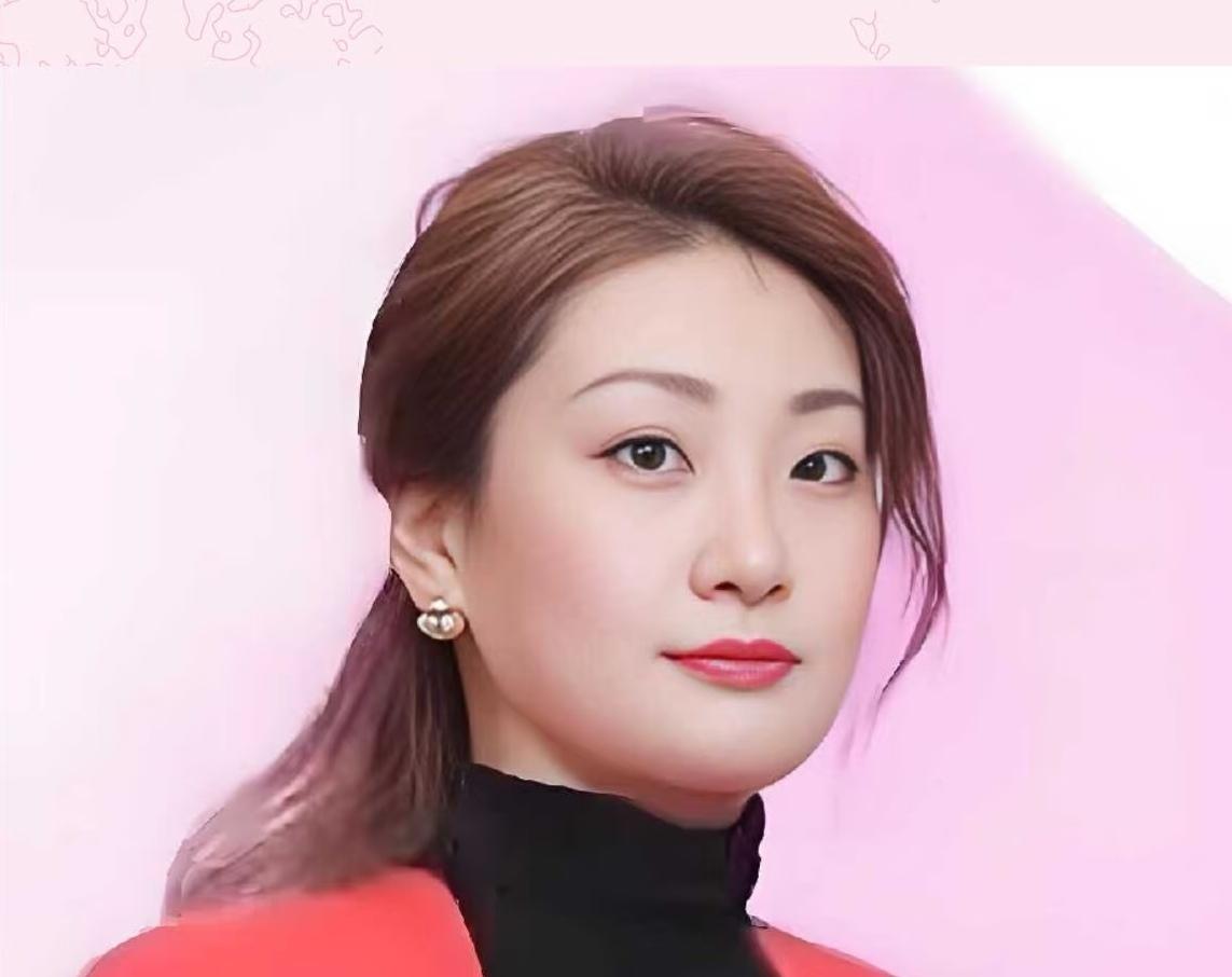 我有种预感，
宗馥莉辞任董事长，火不火我不知道，
但是，她创立的新品牌娃小宗一定