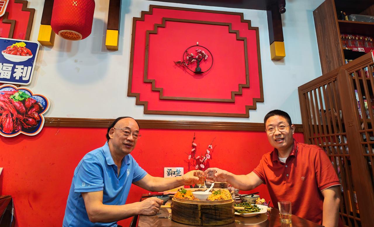 成长的五层境界：
想改变→**难受**，改变自带阵痛
在蜕变→**忍受**，熬住