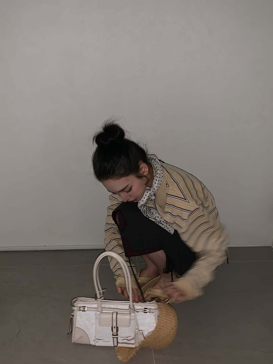 打开柳智敏的ins其实就会发现她真的是个很可爱很猪很古灵精怪的女孩🥺总是在发美