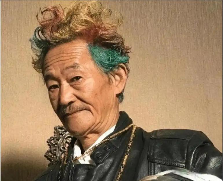 妹爷病逝，他在生前已经给自己拟好趣味墓志铭，看了后有熟悉的感觉，真的让人又好笑又