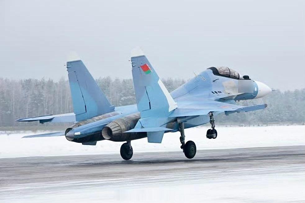 伊尔库特厂新年首批交付：又是给白俄罗斯的友情价Su-30SM2每天认识一件兵器