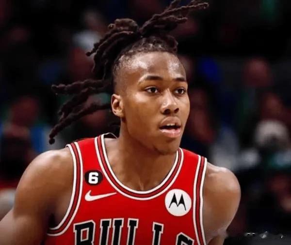 北京时间7月22日NBA公牛队官方宣布:与受限制自由球员道苏姆达成一份3年210