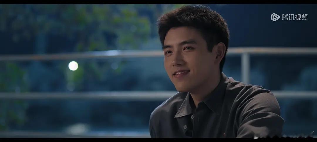 哈哈哈，没看过剧的都来猜猜阿瑟腿上躺着的是谁 