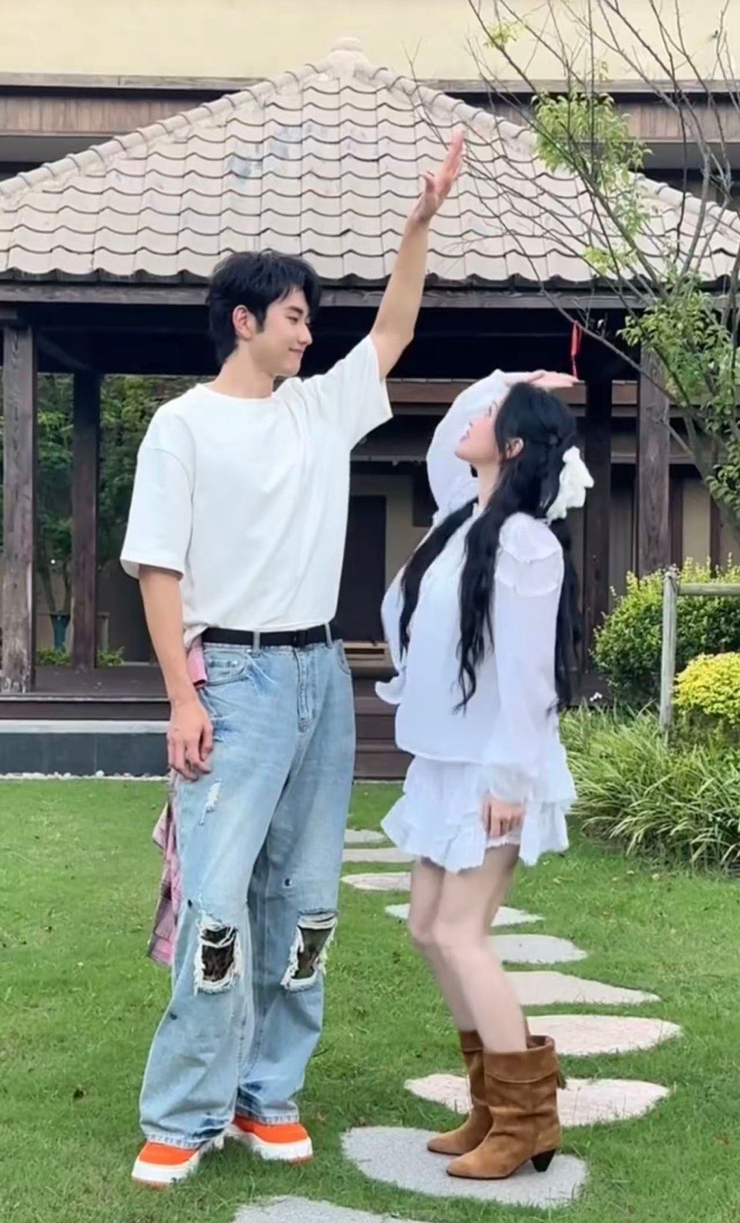自从张维伊出来 孙丞潇天亮了 金莎孙丞潇七夕合体甜度爆表！听刘晓庆老师的话果然能