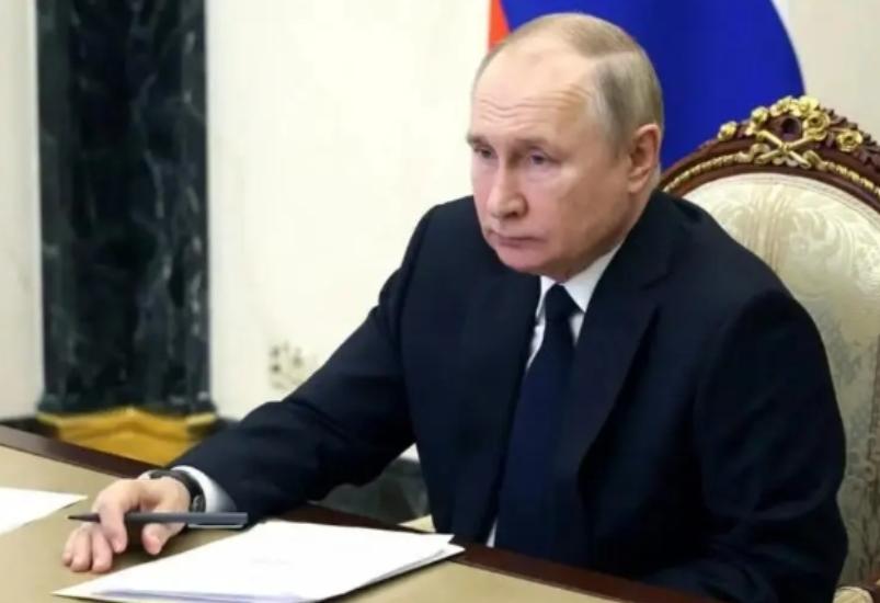 一场恶战打醒了俄罗斯！普京终于明白：最危险的人就在身边。普京前脚下令把斯塔罗沃伊