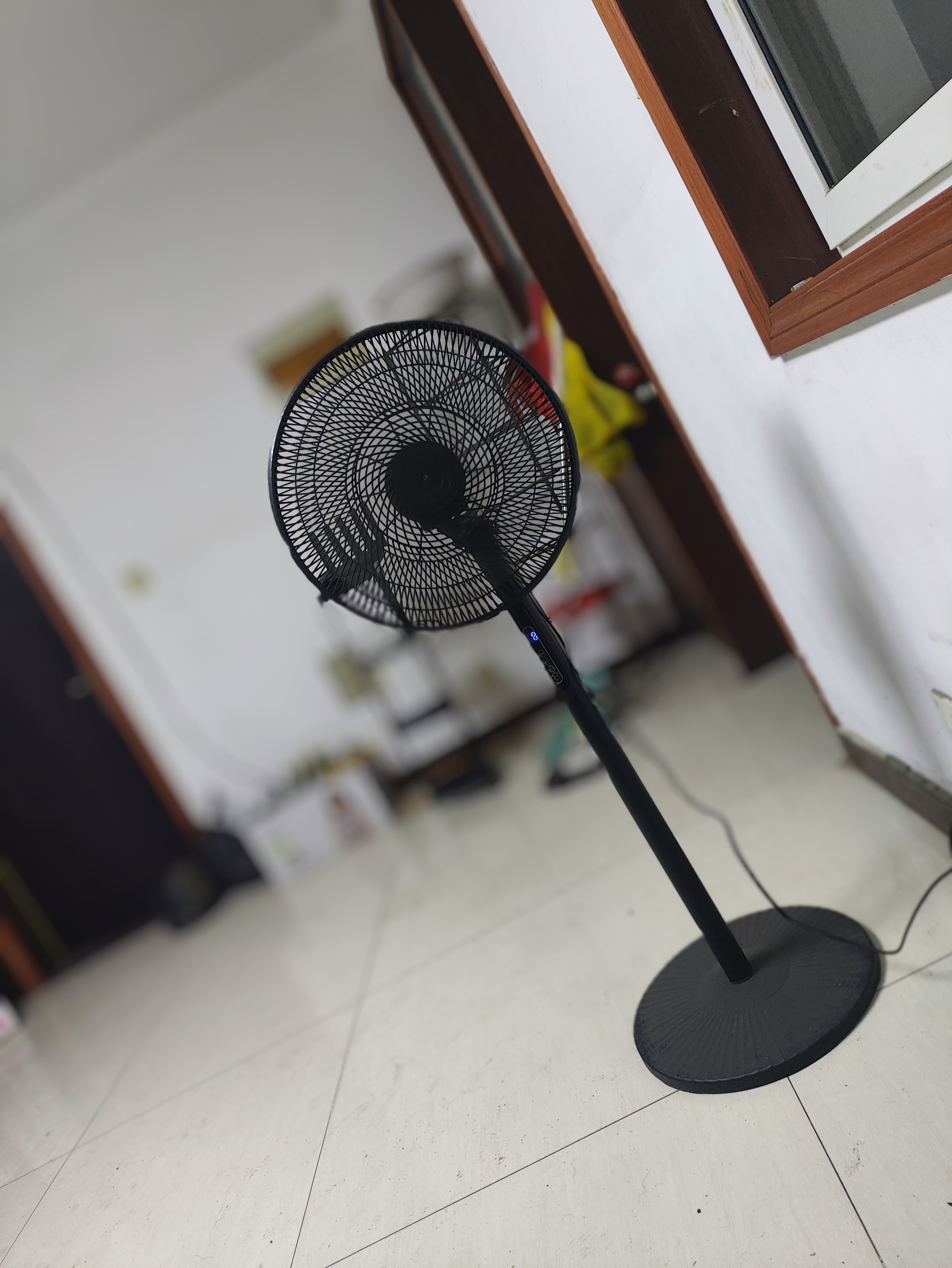 发现好多人开空调抠抠搜搜的我连个空调都没有，又谈什么开个空调扣扣搜搜的呢？这么炎