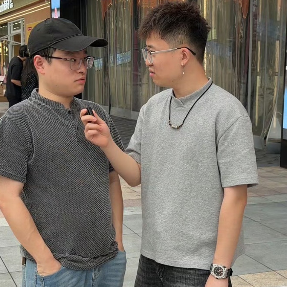 彻底被铜陵打瓦人的脑洞折服，随口玩出来的谐音梗直接变成圈内标配暗号，整活能力属实