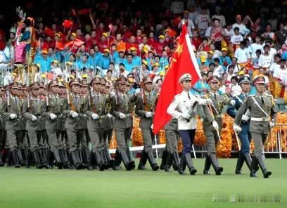 二十九载紫荆盛放，维港红旗道尽家国同心
 
2026年7月1日，维港两岸处处涌动