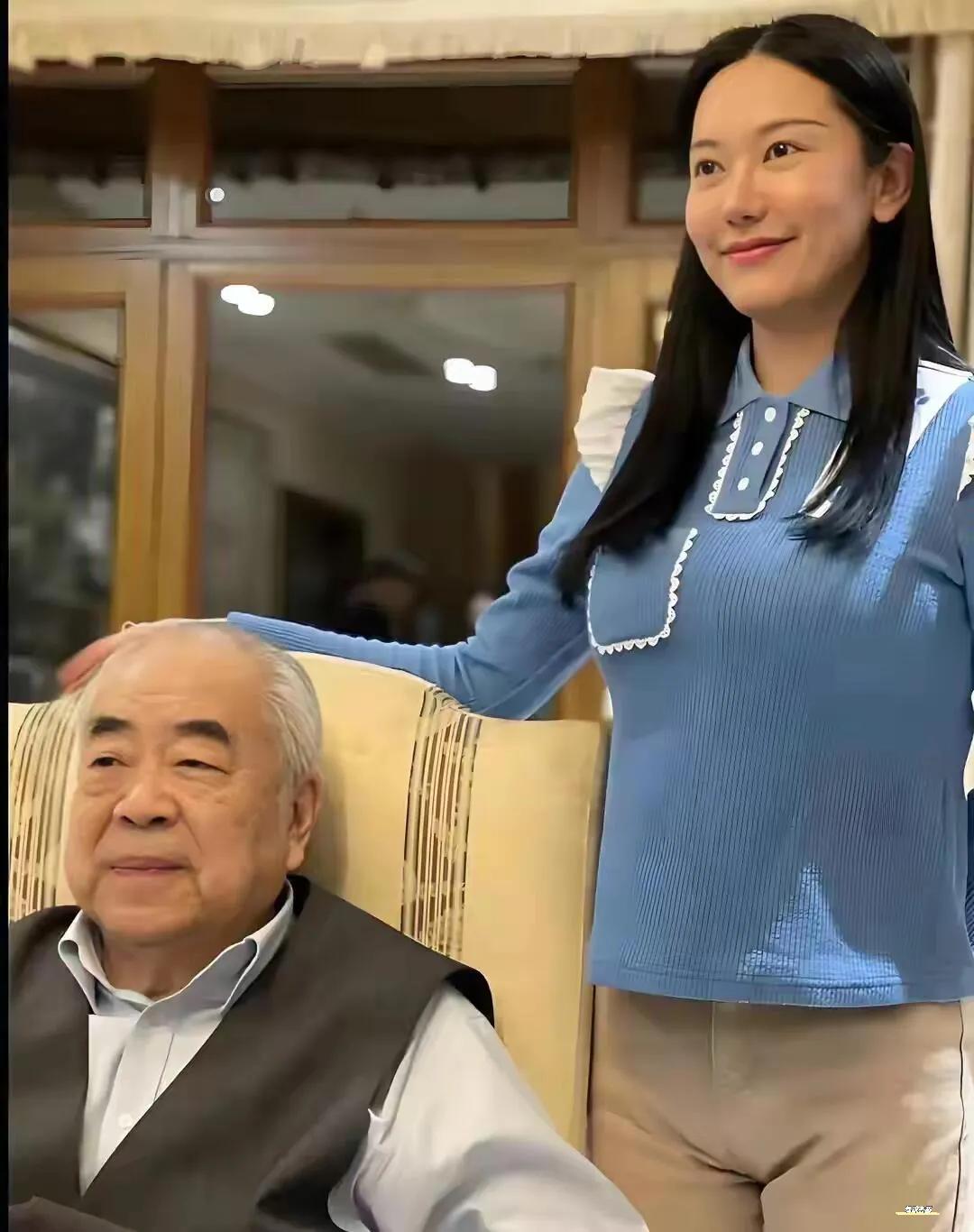 牡丹花下死，做鬼也风流

范曾有过四段婚姻:

1963年与林岫结婚育有一子5年