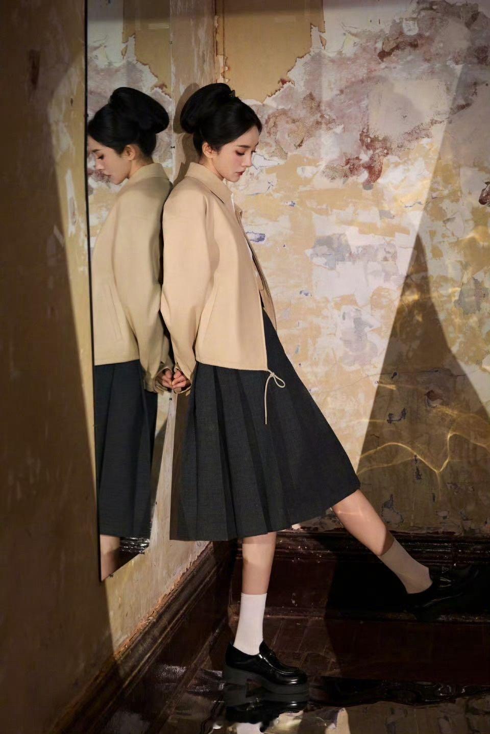 G社镜头下的全女时代 在T风格论坛的聚光灯下，杨幂的状态堪称惊艳——鎏金流转间，