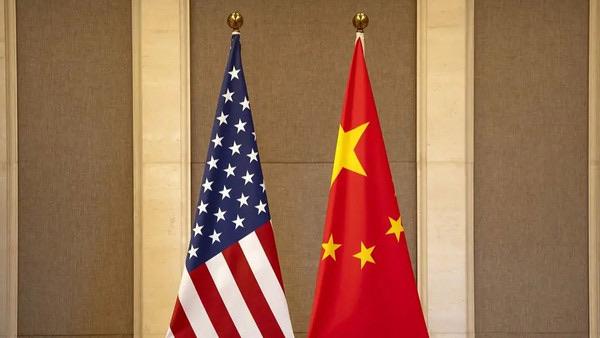 王毅：中美改变不了彼此 但可以改变相处方式。
王毅表示，中美关系牵动全球，互不交