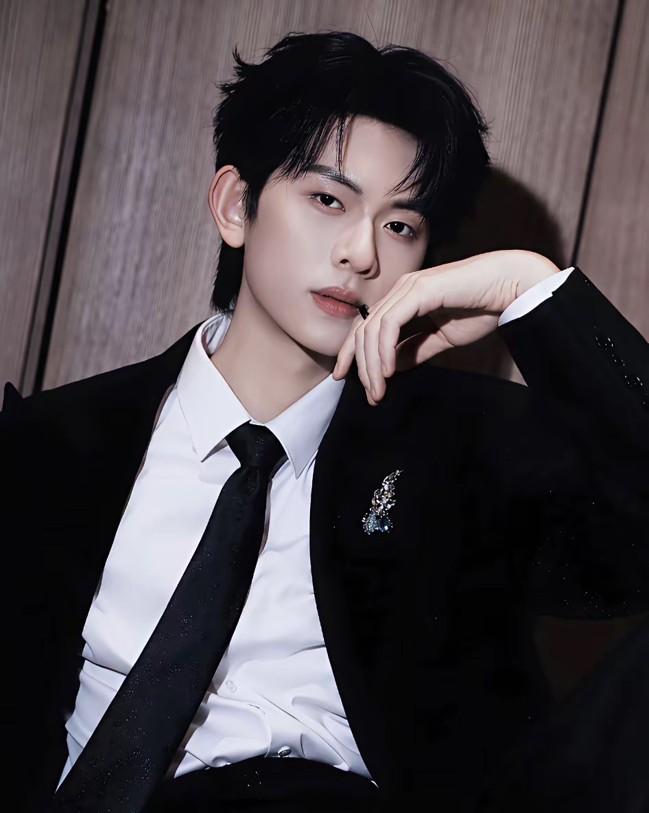 27岁的陈添祥没了热度，  没了安宁，  在剧组没了清净，没了尊重，也护不住合作