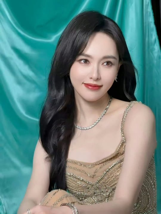 唐嫣宋雨琦活动生图唐嫣宋雨琦线下生图 活动生图美成啥了 