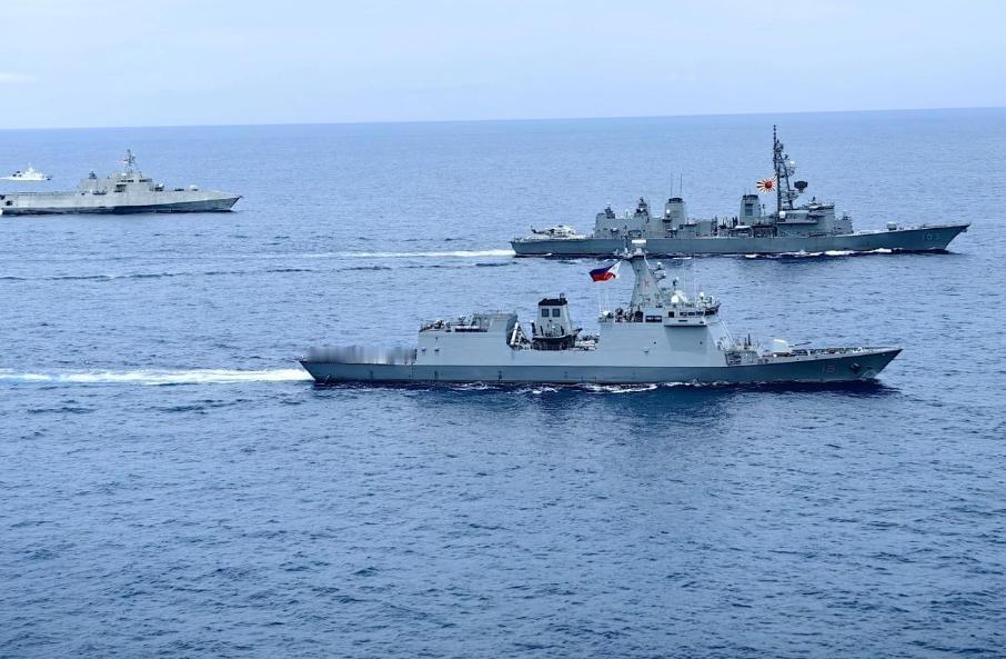 近一段时间，日本与菲律宾频频互动、并将矛头直指中国。

从日菲两国单方面非法在台