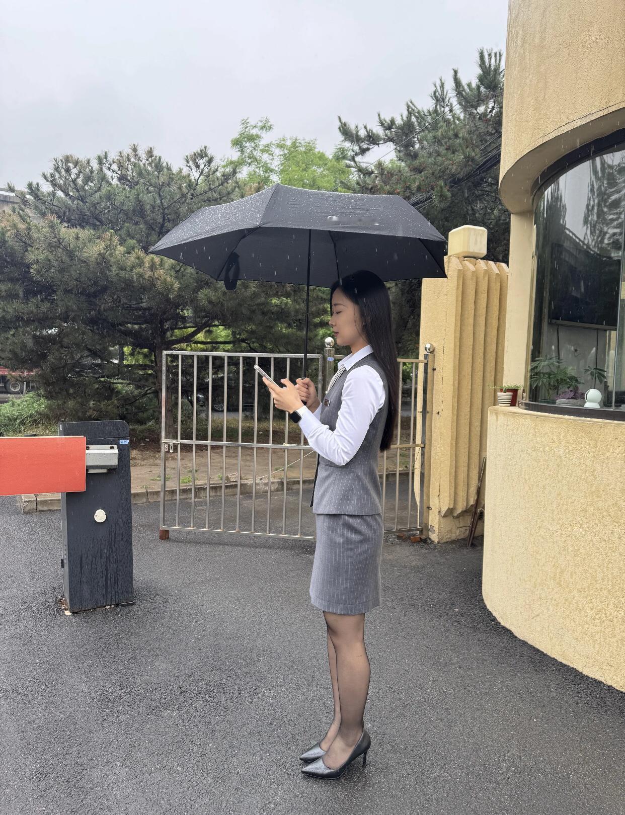 我的今日状态：🥲强颜欢笑
我这里的天气：☀️晴天