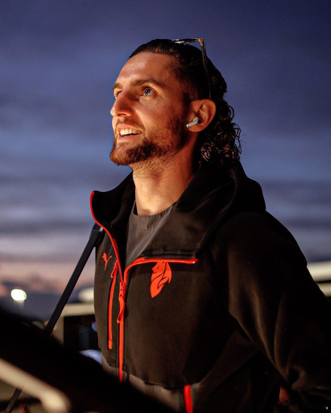 目的地：比萨✈️🔜AC米兰 比萨vsAC米兰  cr：AC米兰足球俱乐部 