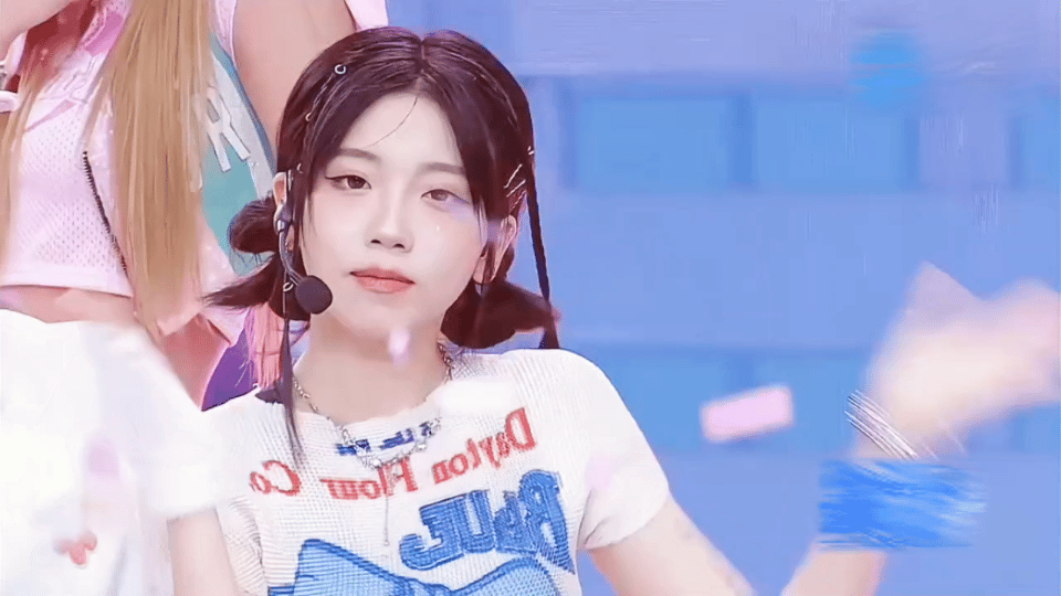 #乔一鱼三公爆改甜妹##乔一鱼爆改# 三公舞台从飒姐变身甜妹，《what is 