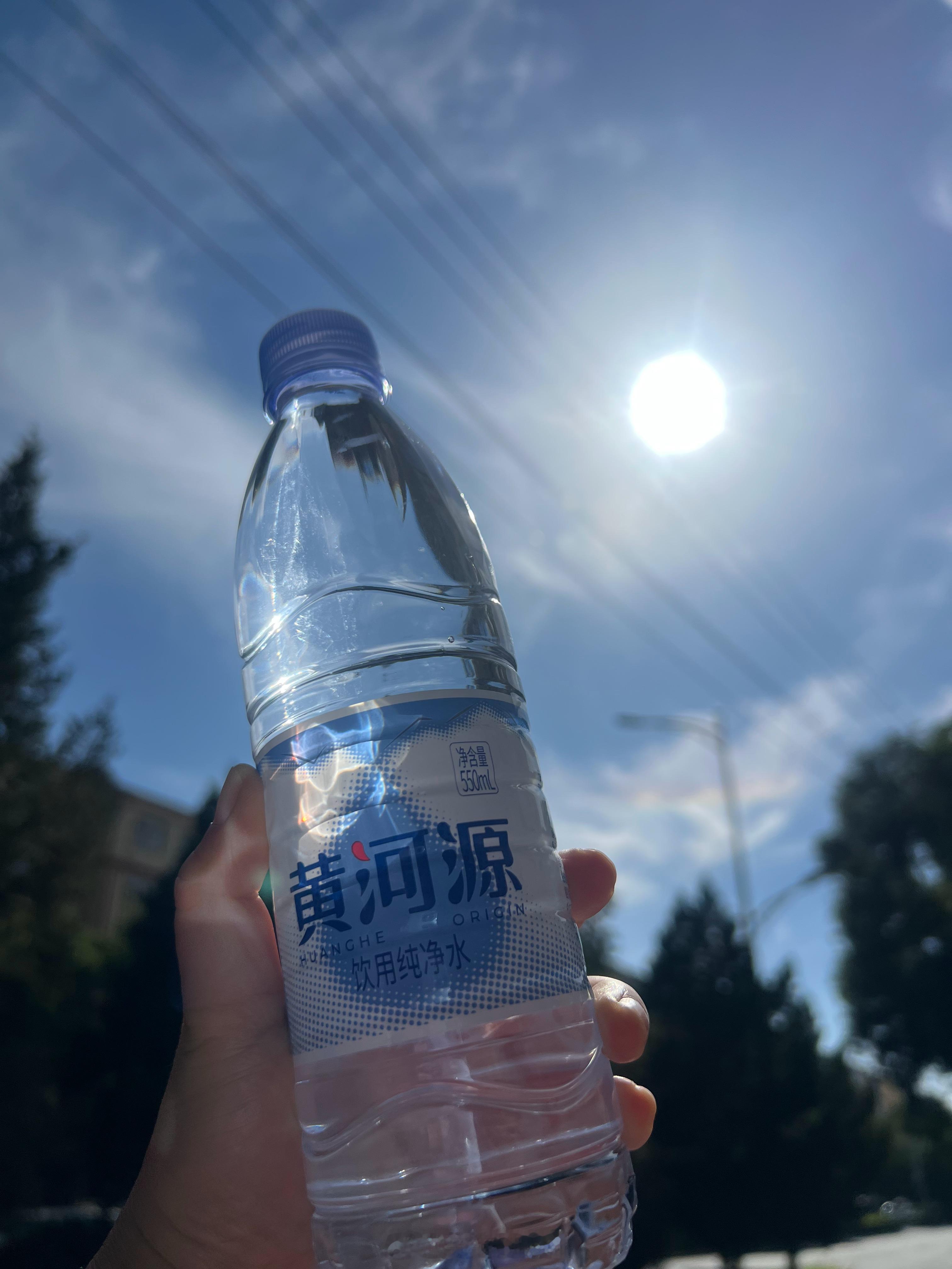 近5点，依然热浪，出门去鸠摩罗什寺。据朋友说说吐鲁番近50度了，实在想不通高昌国