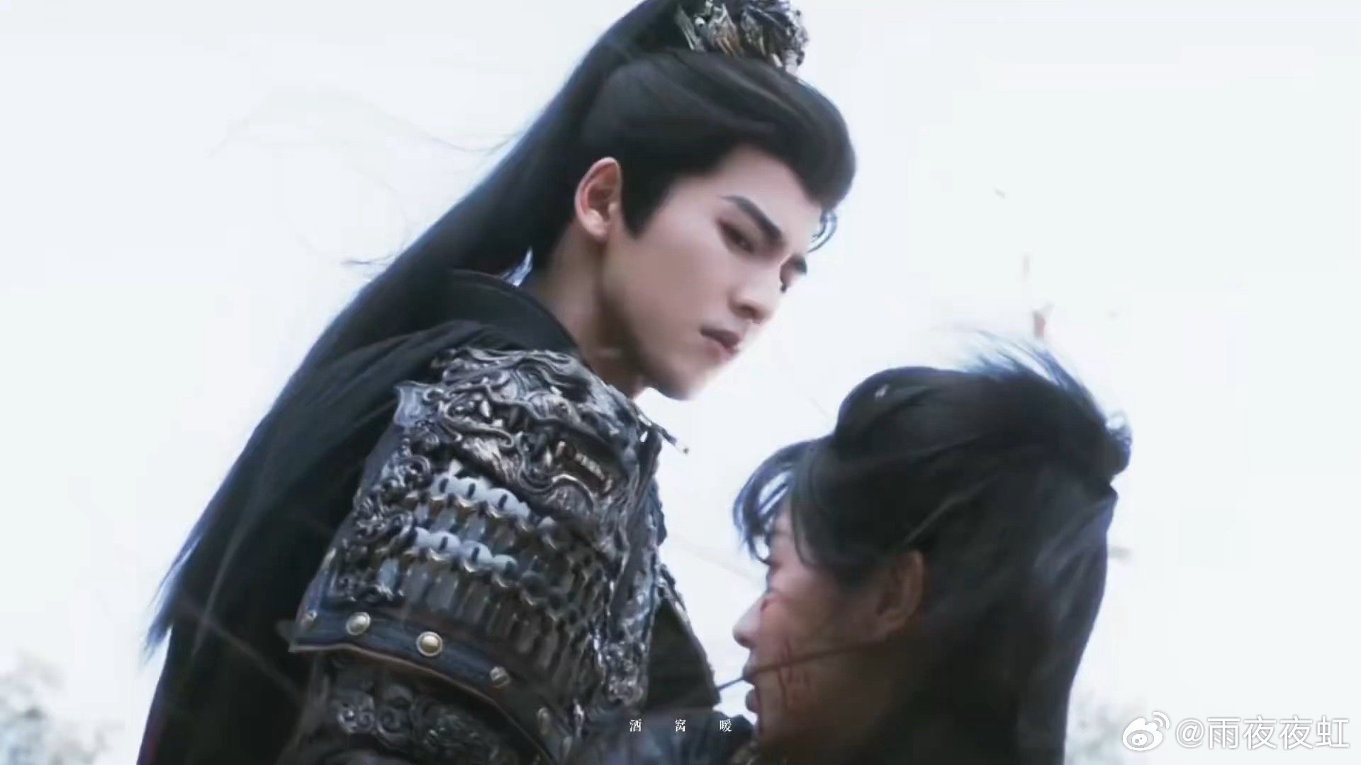 张凌赫谢征定妆vlog 定妆vlog里的张凌赫也太有氛围感了，将军造型又飒又稳，