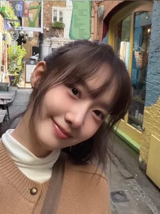 不老女神👸林允儿 近期的自拍真是让人十分惊喜！已经快奔4的人脸上确是满满的胶原