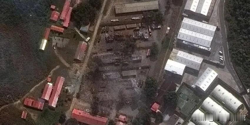 美国突袭后委内瑞拉卫星对比图 这美国突袭委内瑞拉的卫星对比图，真的触目惊心。当地