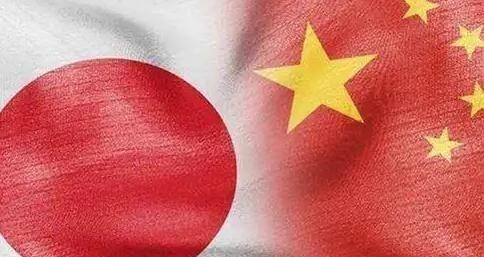 你以为中国不敢动日本？错了！中国不揍日本，根本不是怕！高市早苗蹦跶着把台湾绑进日