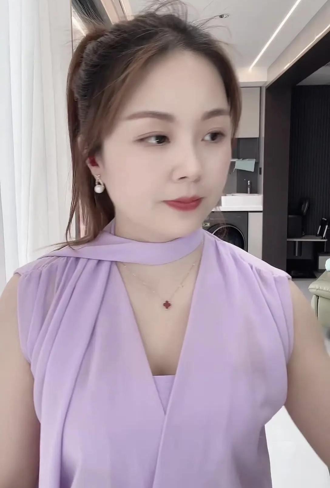结婚几年，我以为日子会像细水长流，慢慢沉淀出安稳。可现实是，我在这段婚姻里，活得