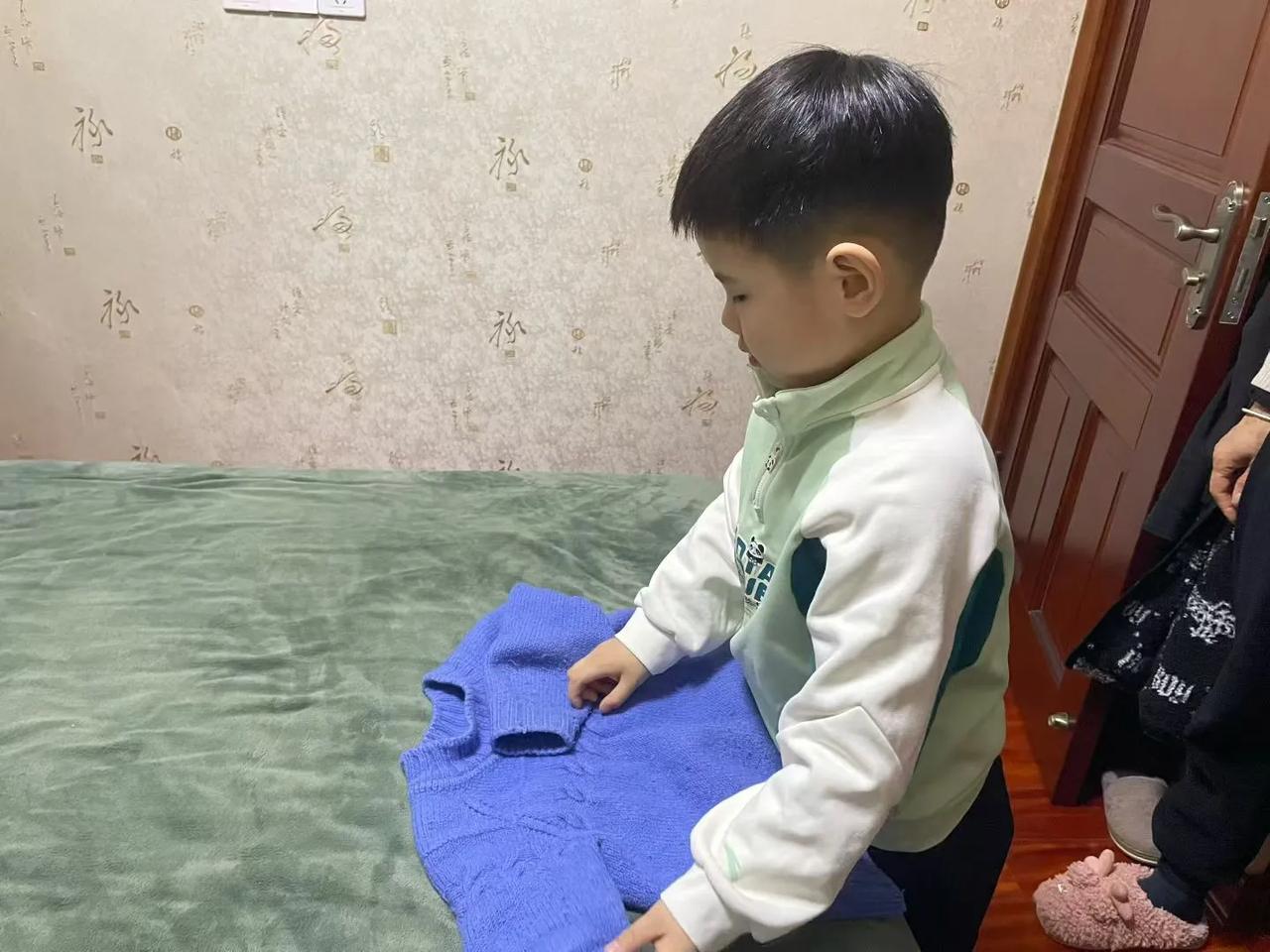 泰州医药高新区(高港区)凤凰幼儿园"寻马年，集五福"活动开始啦，今天我要集的是成