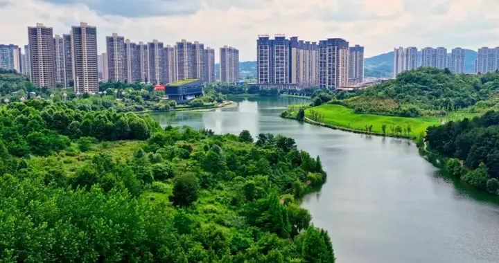 2025年贵阳市环境空气质量优良天数比例为99.5%