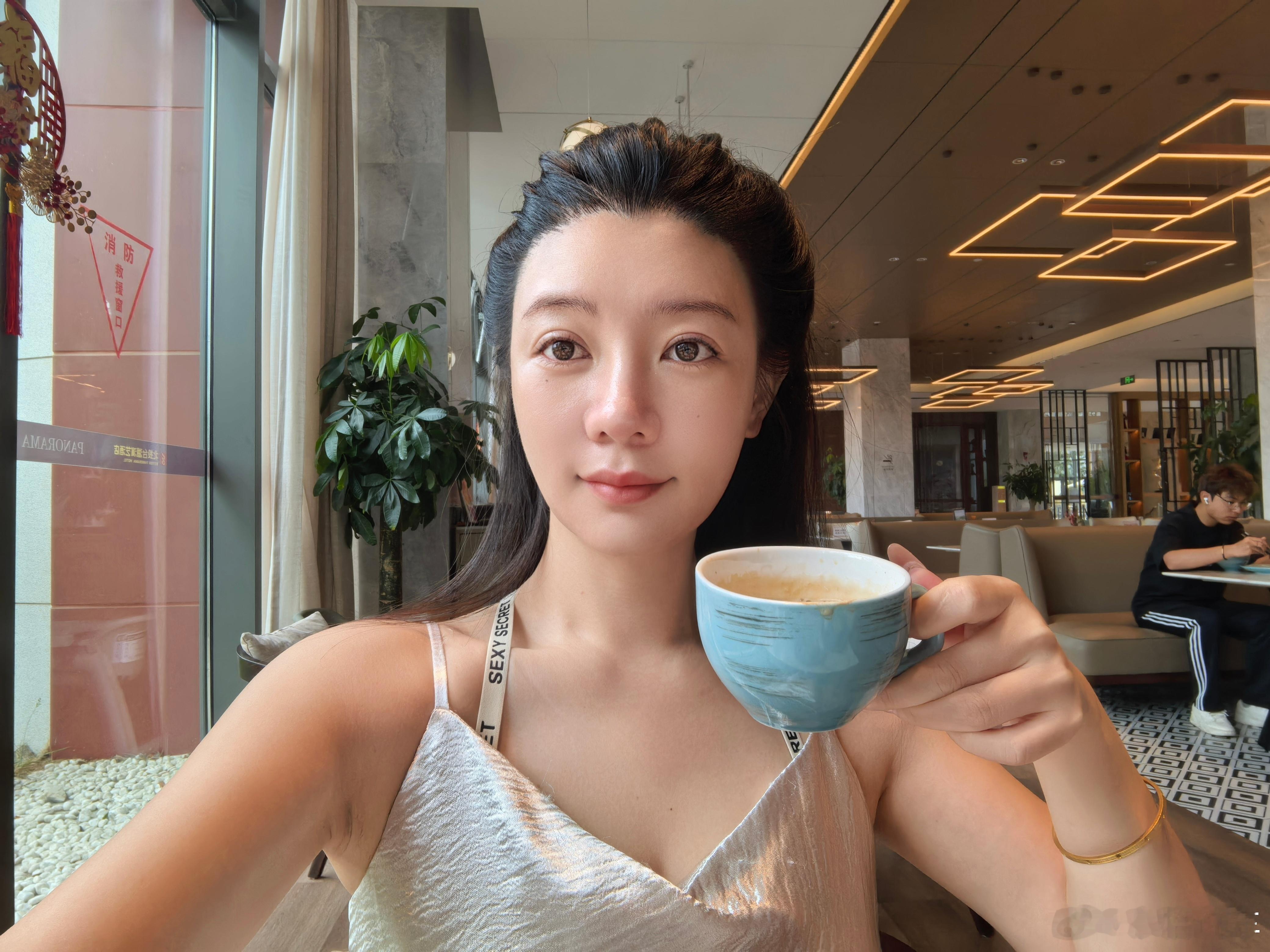 早啊，起床啦，吃完早饭去拍摄 ​​​