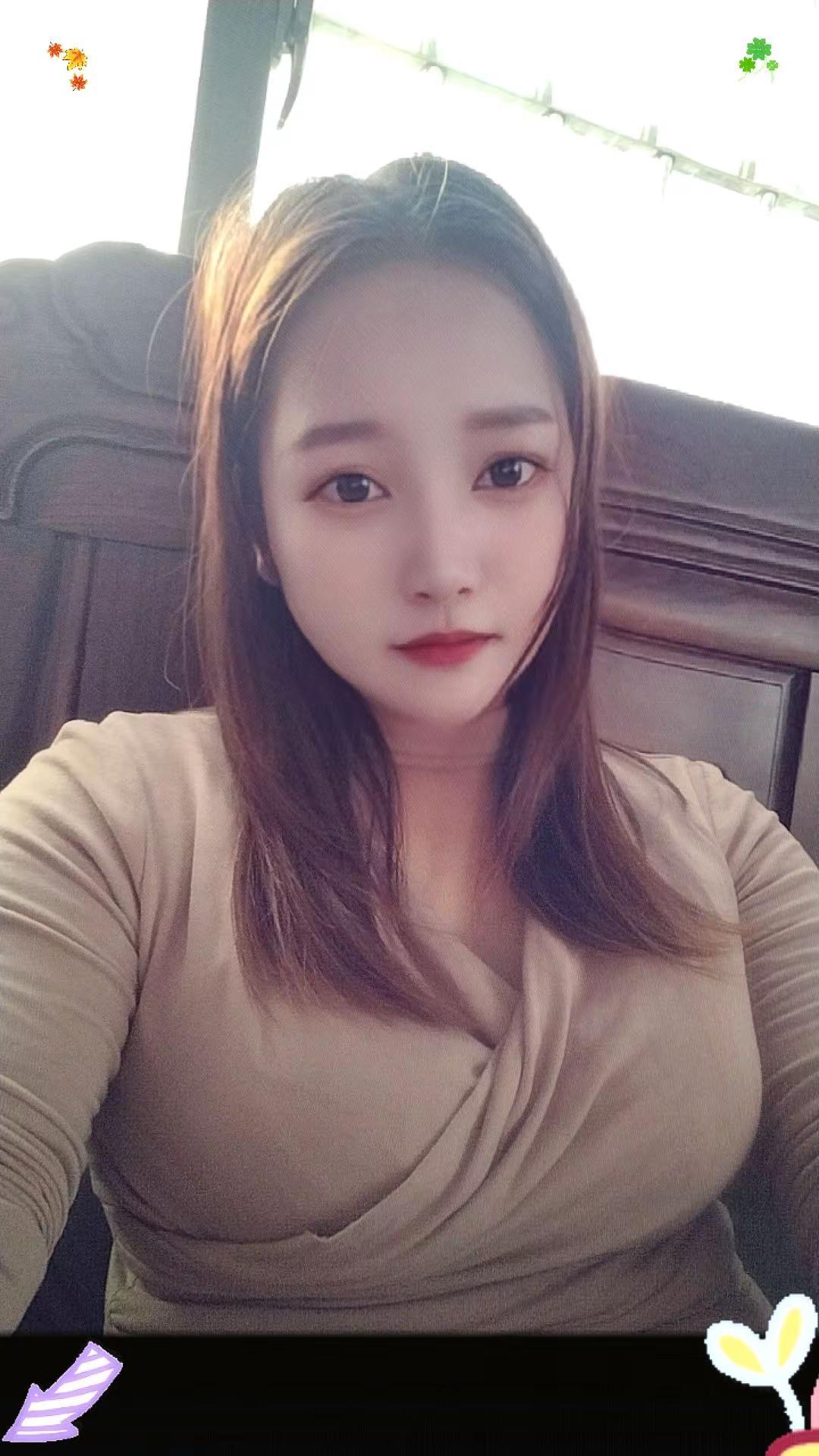 突然很想知道，那些富婆的面相都是长咋样的？