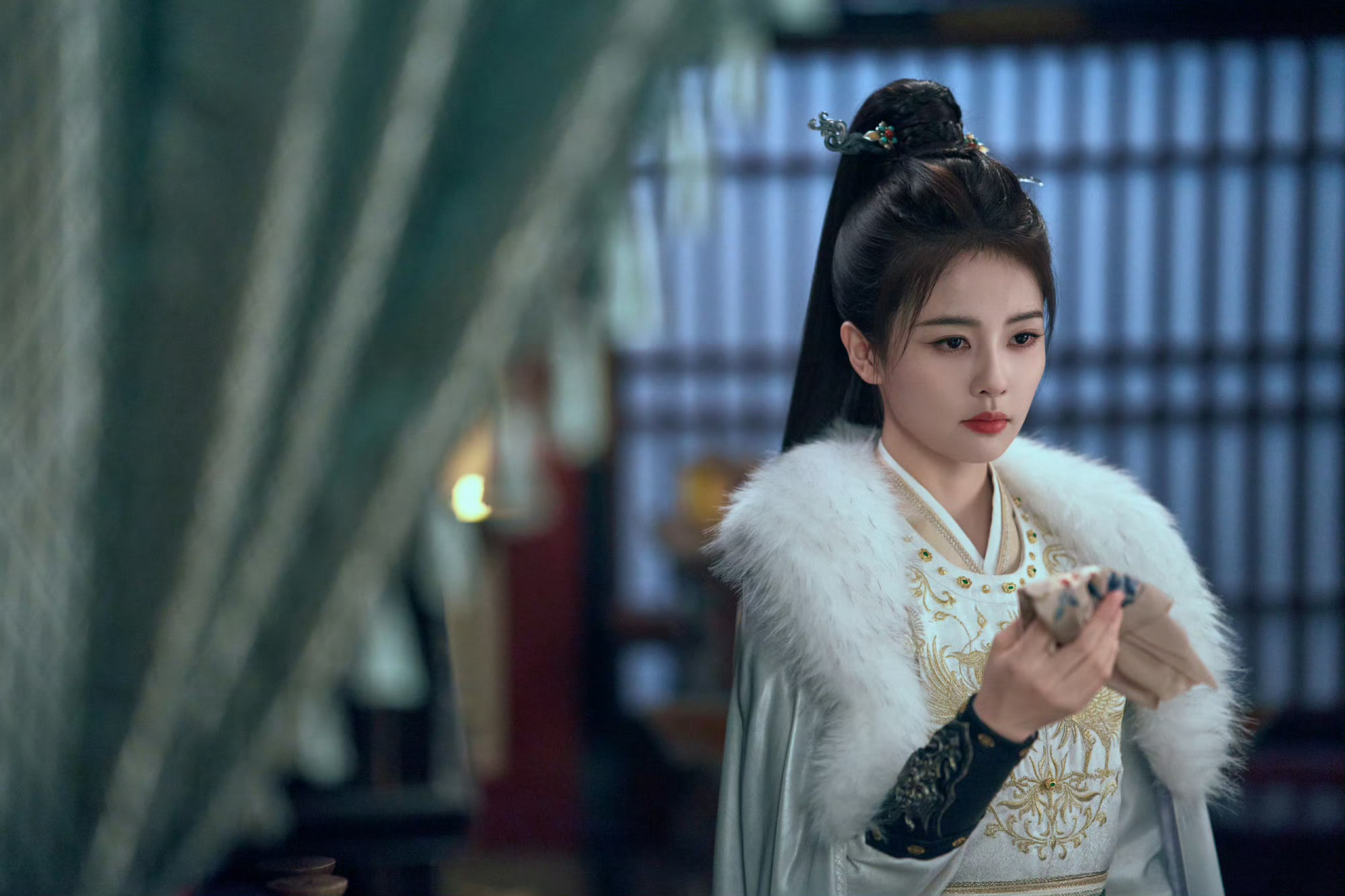 白鹿李佩仪热度首日破9白鹿李佩仪热度首日就破9，白鹿从来只打高端局！白鹿李佩仪热