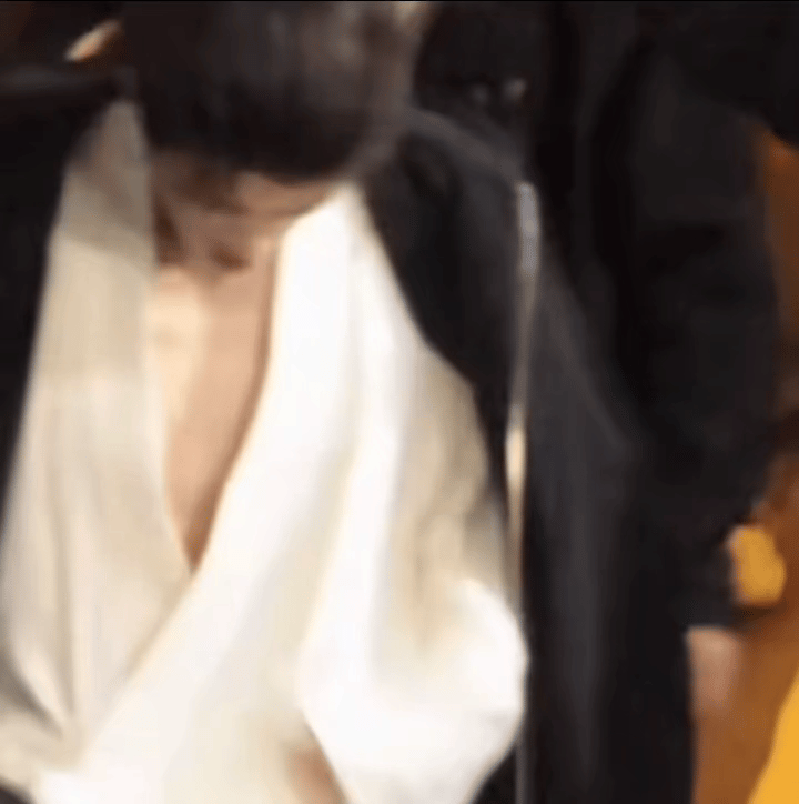 檀健次深V白衣何不同舟渡新路透来了呀！大大的福利啊