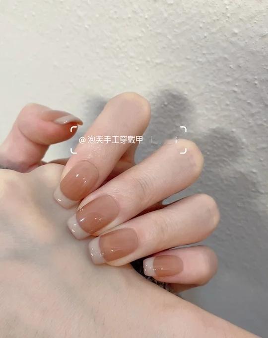 糯叽叽的棕色，有点小温柔～