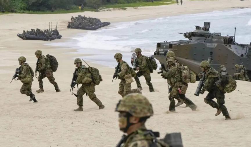 二战时英国人被德国炸得可太惨了！1940年，希特勒下达“海狮计划”，戈林带领德国