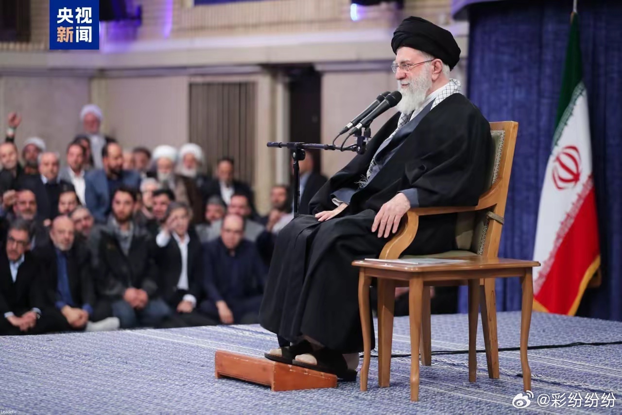 早上八点左右醒了一次，听到好大儿起床的声音，他去打球了，随着开门关门声响，我又睡