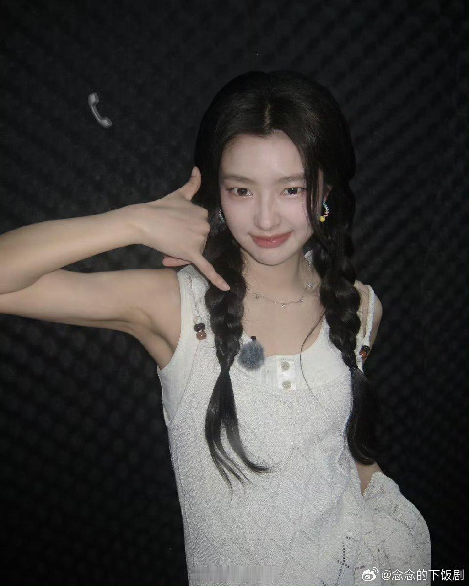 徐若晗拍的陈鑫海五十公里桃花坞6不得不说徐若晗真的太会拍了，镜头下的陈鑫海真的少