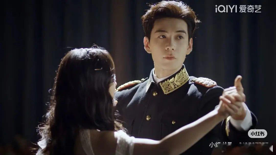 陈星旭没有大磨皮，肌肤纹理都看得到还有人黑嘛？ 